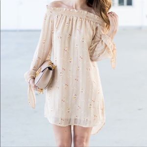 WAYF Off Shoulder Peach Bouquet Dress Size XS